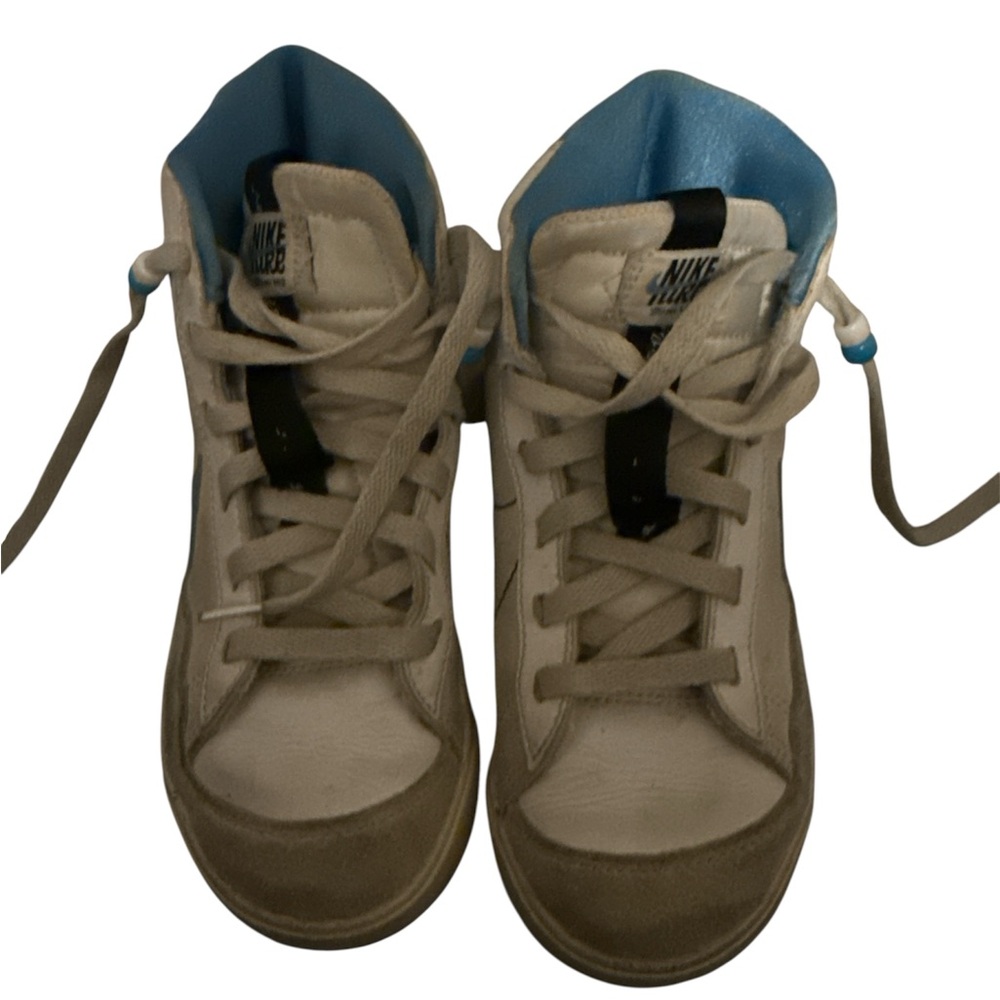 Nike White and Blue Sneakers